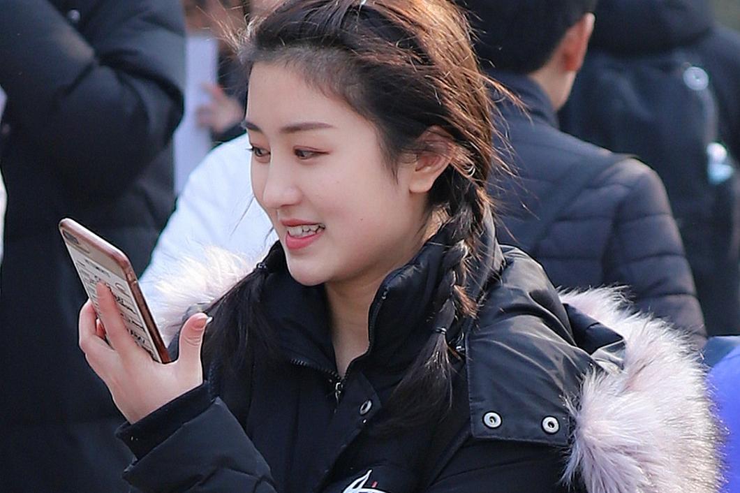 惊艳！艺考女生笑靥如花神似虞书欣，解锁灿烂笑容背后的故事