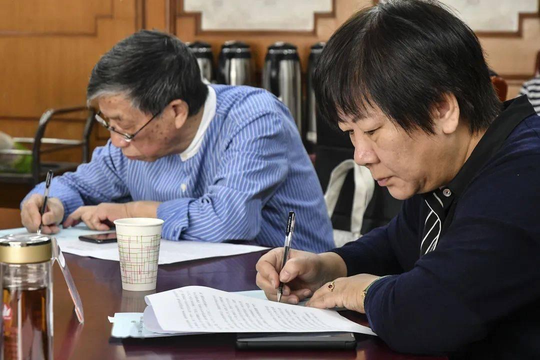 全國多地大動作！真金白銀投入，生育激勵迎來新高潮，究竟能否點燃生育熱情的火花？